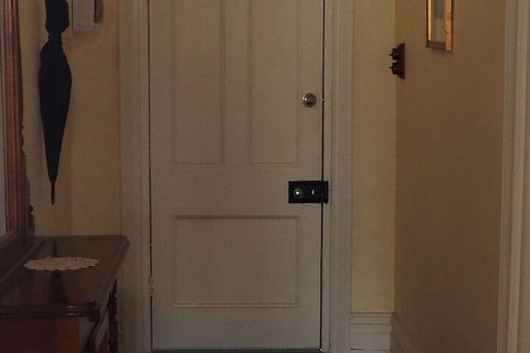 Cobblers Cottage B & B Accommodation - Darwin Holiday 2