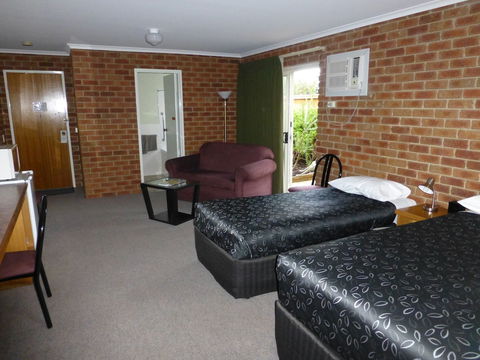 Inverloch Central Motor Inn - Darwin Holiday 3