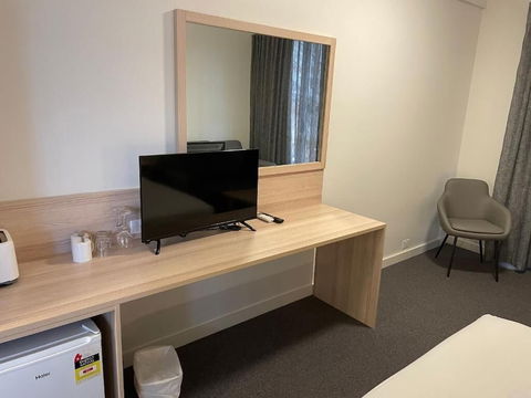 Roxby Downs Motor Inn - Darwin Holiday 6