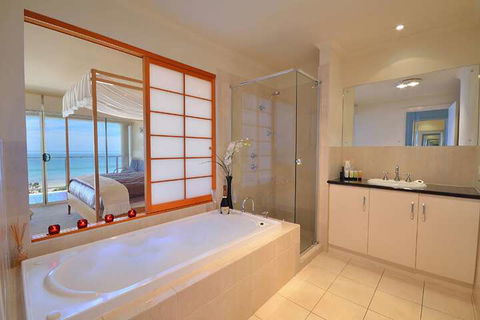Adelaide Luxury Beach House - Darwin Holiday 3