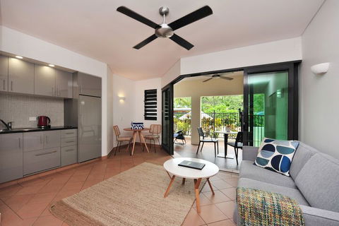 Seascape Holidays - Peninsula Apartments - Darwin Holiday 1