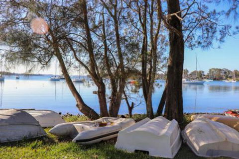 Lakefront Simplicity - Darwin Holiday 1