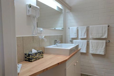 Lake Bolac Motel - Darwin Holiday 4