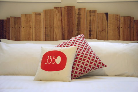 Stay Social - Darwin Holiday 3