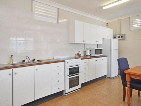 The Studio On The Lake At Fishing Point Lake Macquarie Honestly Put The Line In & Catch Fish - Darwin Holiday 4