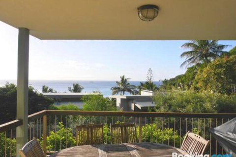 Cylinder Cove 1 - Darwin Holiday 0