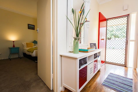 Indulge Homes - 77 Olive - Darwin Holiday 1