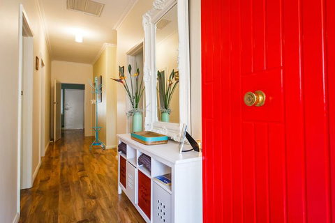 Indulge Homes - 77 Olive - Darwin Holiday 3