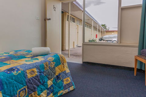 Moruya Waterfront Hotel Motel - Darwin Holiday 1
