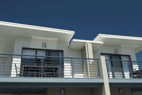 Mollymook Beachfront Executive Apartment - Darwin Holiday 6