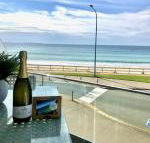Mariners on Mollymook - Darwin Holiday