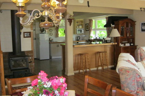 Hide Away Cottage Retreat - Darwin Holiday 7