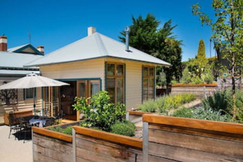 Hillside - Darwin Holiday 0