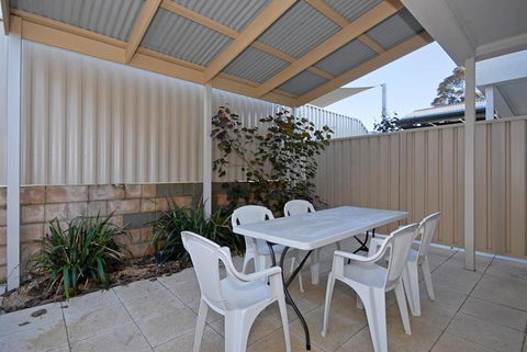 The Block Views Apartments Victor Harbor - Darwin Holiday 6