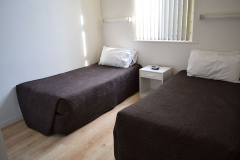 Glenelg Holiday Apartments- Corfu - Darwin Holiday 0