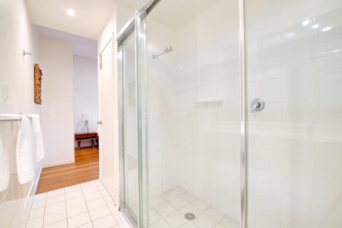 Mobys Beachside Retreat - Darwin Holiday 5