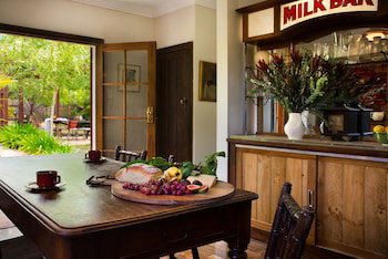 The Raglan - Darwin Holiday 0