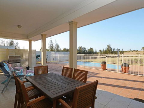 Silver Springs (4br) Cottage With Wifi Views Olives & Space . Fireplace Views Olives & Space - Darwin Holiday 2