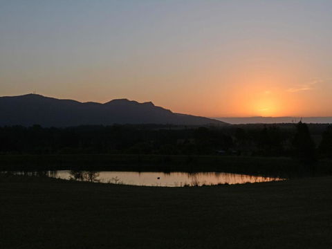 Silver Springs (4br) Cottage With Wifi Views Olives & Space . Fireplace Views Olives & Space - Darwin Holiday 5