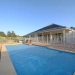 Silver Springs (4br) Cottage With Wifi Views Olives & Space . Fireplace Views Olives & Space - Darwin Holiday 0