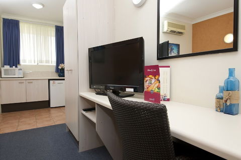 Tuncurry Beach Motel - Darwin Holiday 5