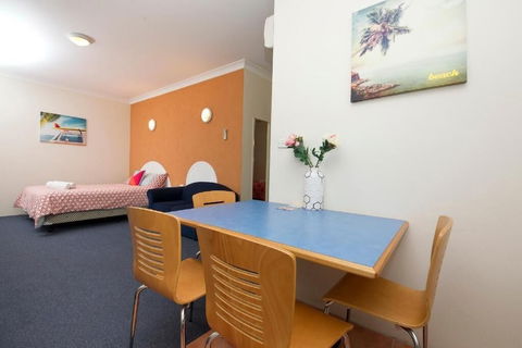 Tuncurry Beach Motel - Darwin Holiday 4