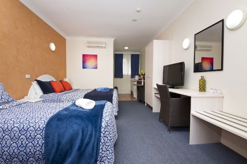 Tuncurry Beach Motel - Darwin Holiday 1