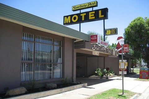 Sanctuary Park Motel - Darwin Holiday 3