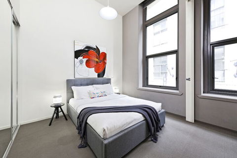 Essence Of Degraves Rejuvenate Stays - Darwin Holiday 3