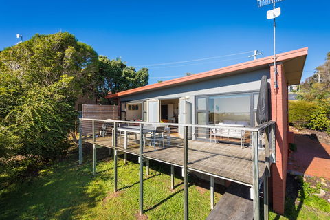 The Love Shack - Darwin Holiday 0