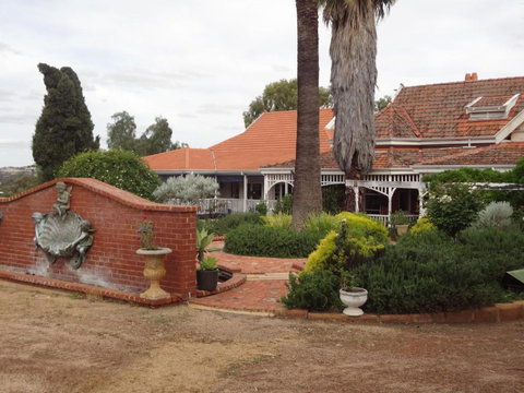 Hillside Country Retreat - Darwin Holiday 3