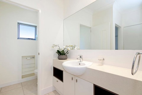 53 Hilton Esplanade - Darwin Holiday 1