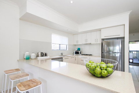 53 Hilton Esplanade - Darwin Holiday 3