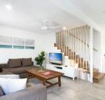 The Islander 1 - Darwin Holiday