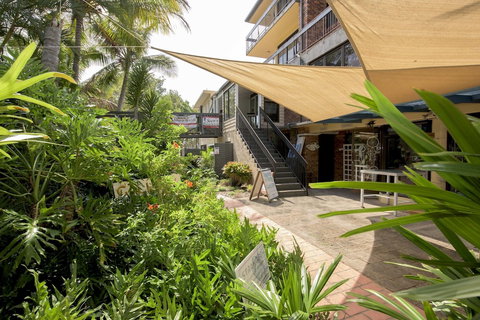 Anchorage On Straddie - Darwin Holiday 2