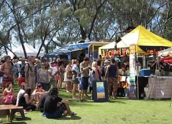 Sea Breeze On Main Beach - Darwin Holiday 0