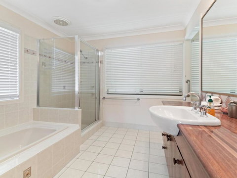 Belle Vue - Darwin Holiday 1