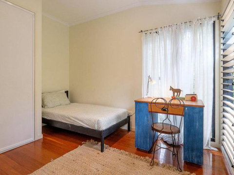 Straddie Beach House 2 - Darwin Holiday 4