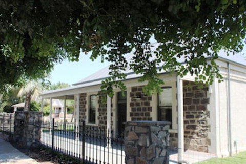 Barossa Bed & Breakfast - Darwin Holiday 0