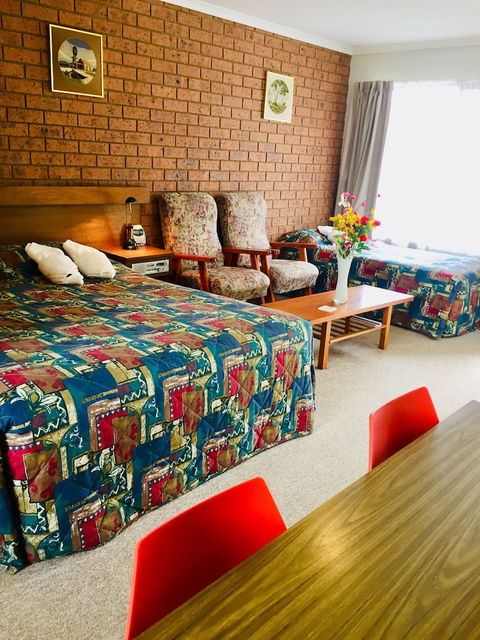 Colonial Motor Inn Pambula - Darwin Holiday 5
