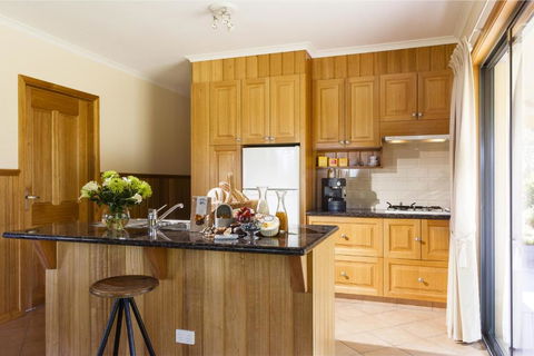 Glenoe Cottages - Darwin Holiday 4