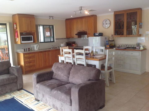 Breakaway Farmstay - Darwin Holiday 4