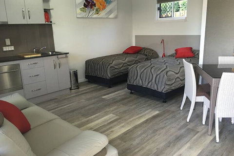 Athena Motel Apartments - Darwin Holiday 6