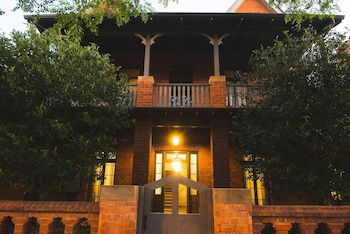The Houston - Darwin Holiday 4