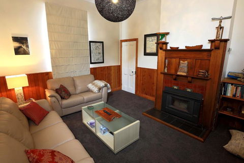 At The Beach & Not Quite At The Beach Holiday Cottages Stanley - Darwin Holiday 2