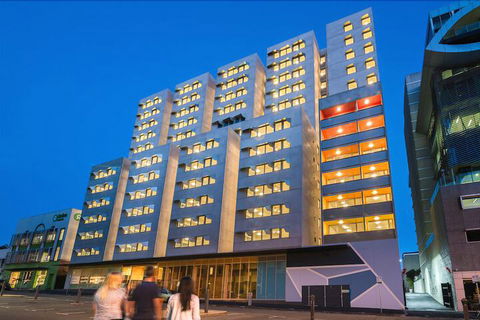 Student Village Melbourne - Darwin Holiday 2