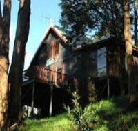 Tree Tops Cascades - Darwin Holiday