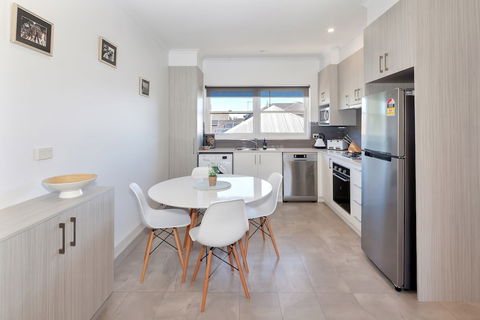 Lake Wendouree Apartments On Grove St - Darwin Holiday 3