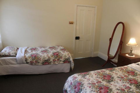 Benambra Bed & Breakfast - Darwin Holiday 6