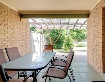 Bombora At Fingal Bay - Darwin Holiday 0